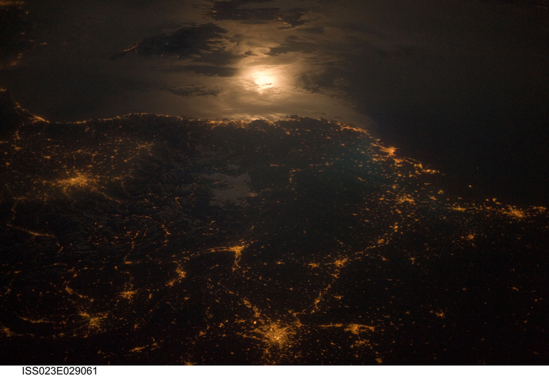 Illustration for article titled What do these nighttime satellite photos reveal about civilization?